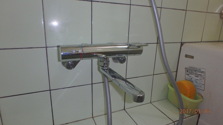 シャワー水栓器具