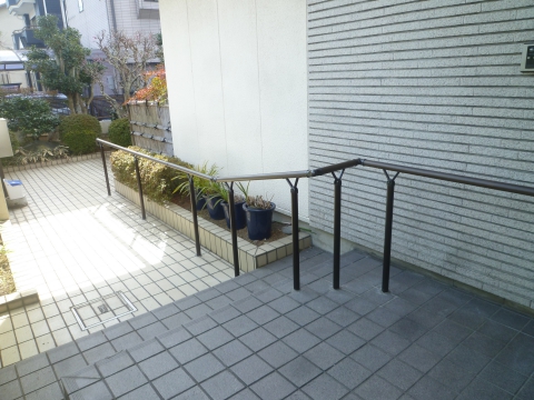 静岡市葵区上足洗　屋外の手摺り設置故工事