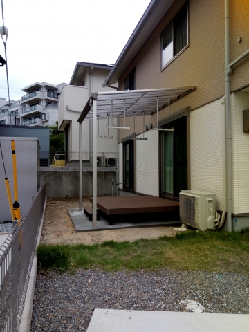 神戸市 M様邸　突然の雨も安心◎ウッドデッキとテラス屋根を設置！